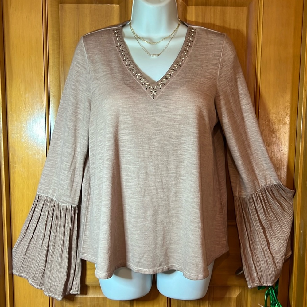KNOX ROSE top, Beautiful flared sleeves, and studded sparkles on neckline, EUC